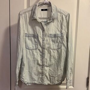 EUC BDG Light Blue Chambray Denim Long Sleeve Button Up Shirt Size Large